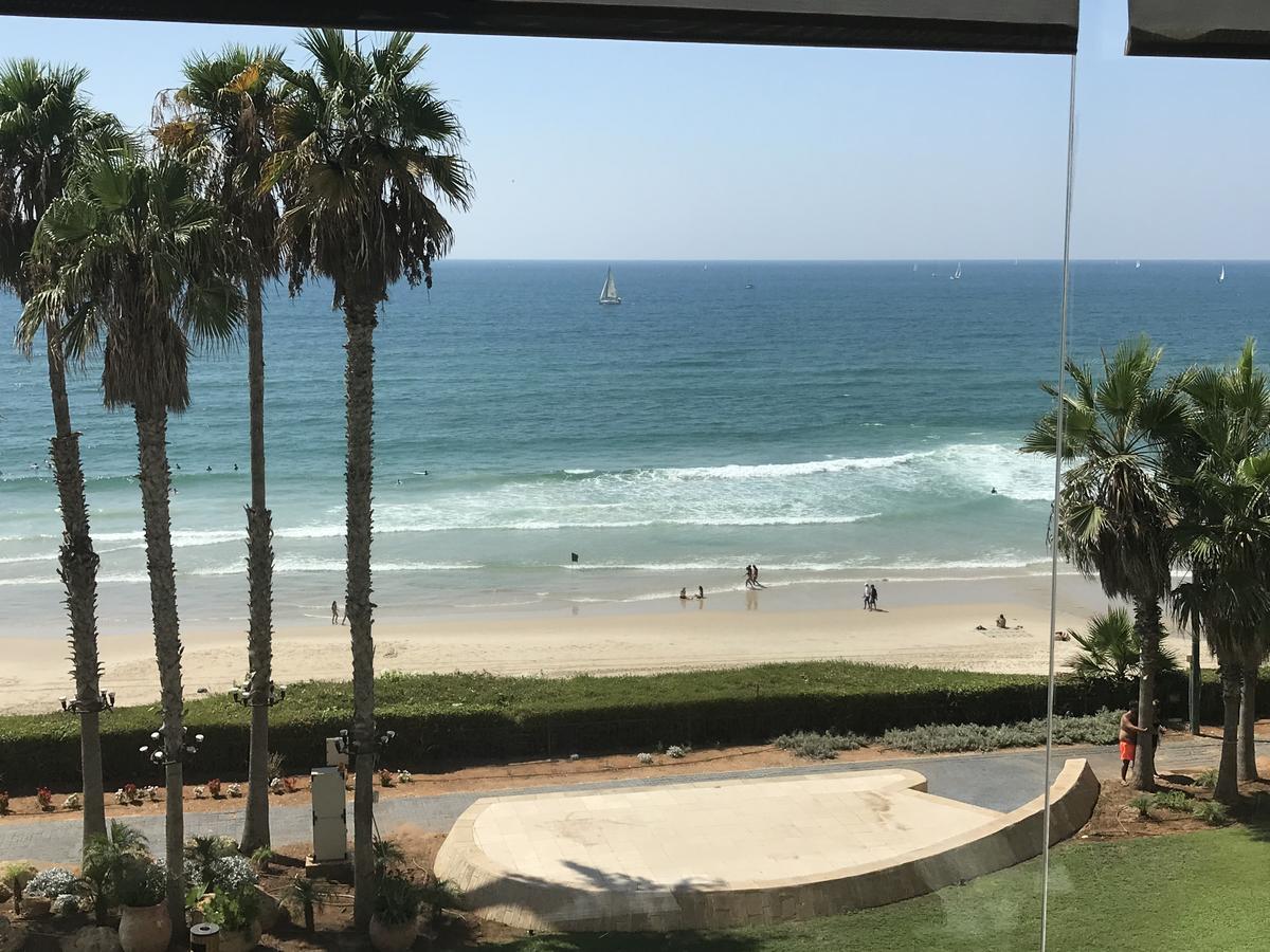 Beach Apartment- Breathtaking Views With Bomb Shelter Herzliya Экстерьер фото